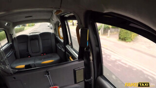 Fake Taxi - Rae Lil a perverz tinédzser gádzsi