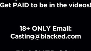BLACKED - Kelly lyukába csoki rúdat tolnak