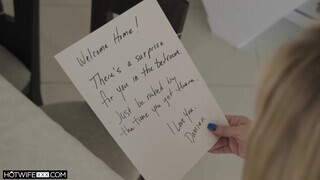 HotwifeXXX - dagadt asszony a csöcseire akarja a gecit