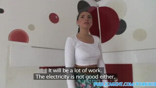 PublicAgent - angol csaj is belemegy a pénzért baszásba