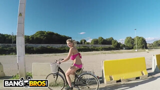 BANGBROS - Katerina Hartlova a termetes csöcsű milf