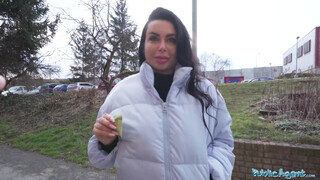 Public Agent - Arish a méretes tőgyes ukrán milf