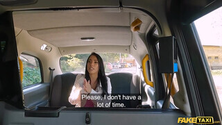 Fake Taxi - Megan Fiore a csábító hatalmas tőgyes csajszi