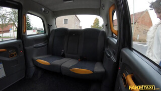 Fake Taxi - Vile Vixen jól leszopja a rúdat