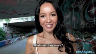 Public Agent - Asia Vargas a vonzó ázsiai csajszika