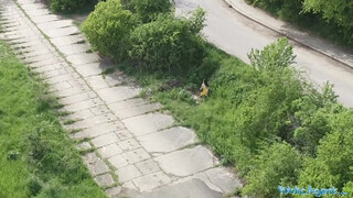 Public Agent - Jenny Doll bekapja a óriási kukacot