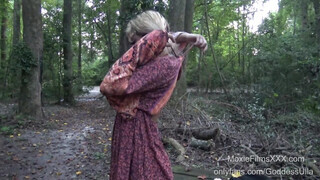 MoxieFilms - Gigantikus csöcsű hippi szuka