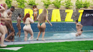 BRAZZERS - Luna Star zsenge krapekkal kupakol