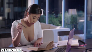 VIXEN - Jade Kush a fullos ázsiai csajszika
