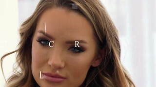 Cali Carter megdugva az irodában