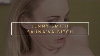 Jenny Smith a világos szőke gigászi kannás milf lovagol a faszon
