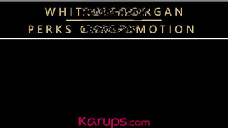 Karups - Whitney Morgan kufircol a fiatal manussal