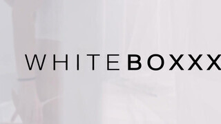 WHITEBOXXX - Chloe Lamour a gigantikus kannás milf
