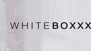 WhiteBoxxx - Leanne Lace a masszőr pasassal kamatyol