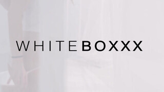WhiteBoxxx - Leanne Lace peckezik