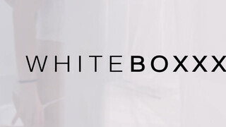 WHITEBOXXX - Fiatal bige játszik a puncijával