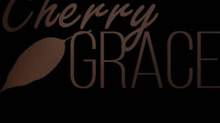 Cherry Grace fullos fehérneműben