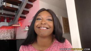 Rachel Raxxx az óriás csöcsű néger milf