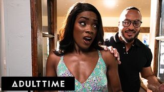 Unatkozó feleség Ana Foxxx párnán reszel és megdugja szerető férje!