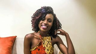 Mosolygós csoki csinibaba pov castingon keményen megkettyintve